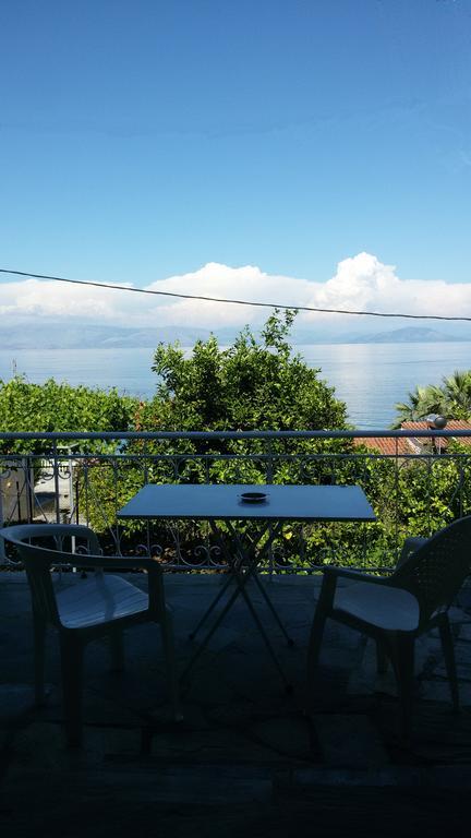 Spiti Kritikos Benitses (Corfu) Exterior foto