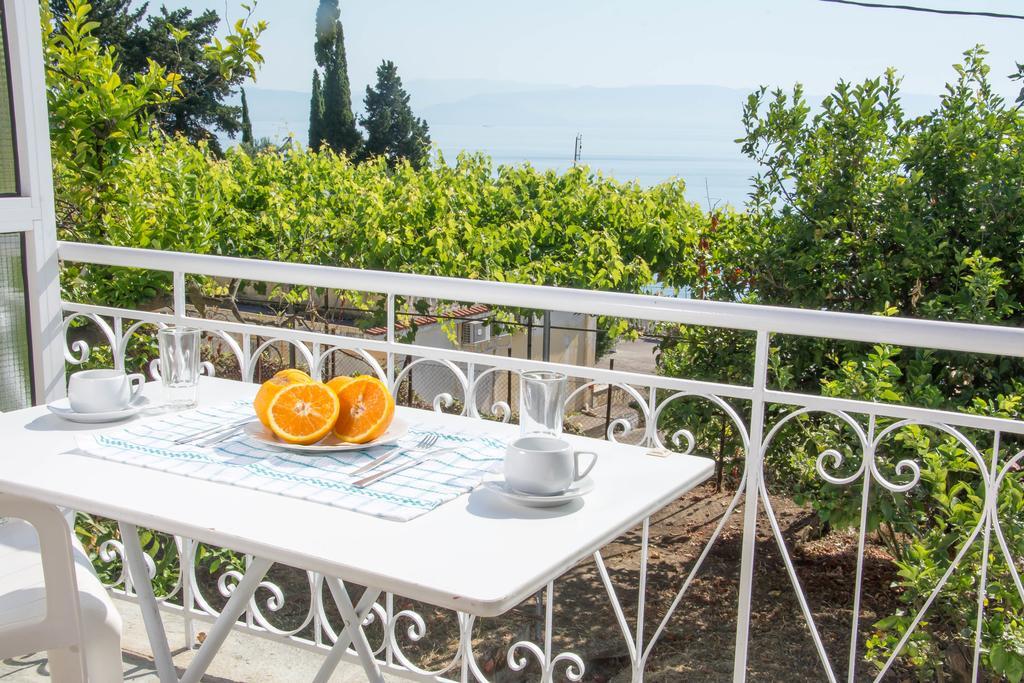 Spiti Kritikos Benitses (Corfu) Exterior foto