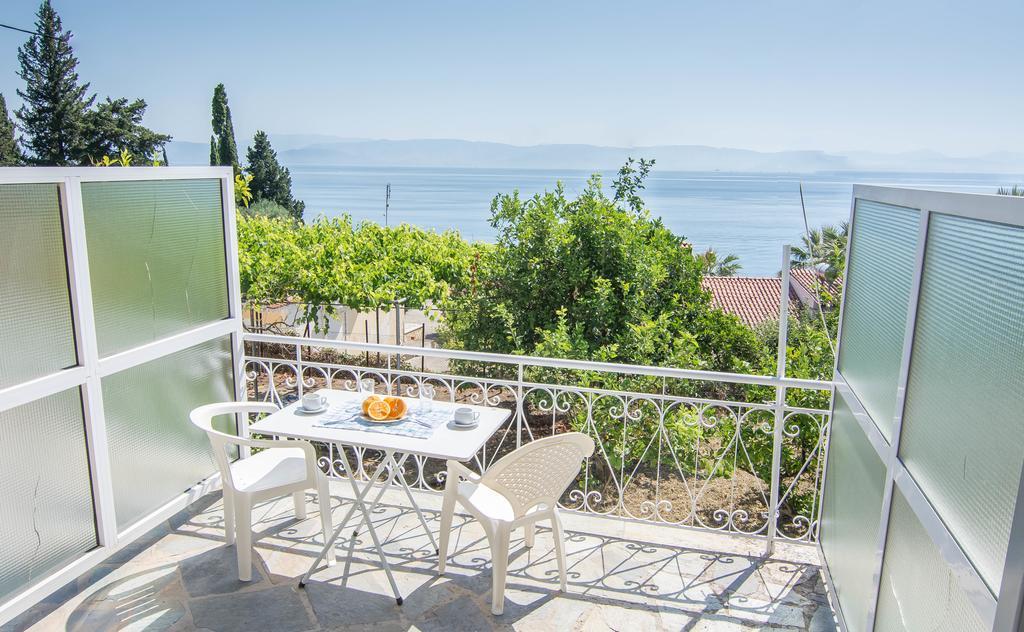 Spiti Kritikos Benitses (Corfu) Exterior foto