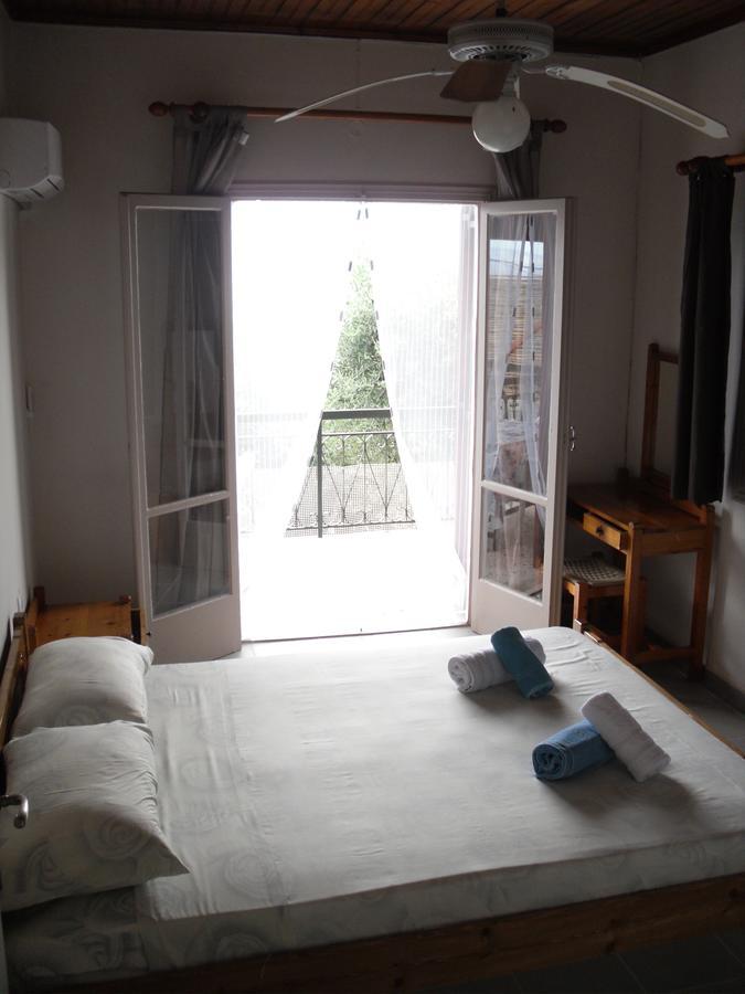 Spiti Kritikos Benitses (Corfu) Exterior foto